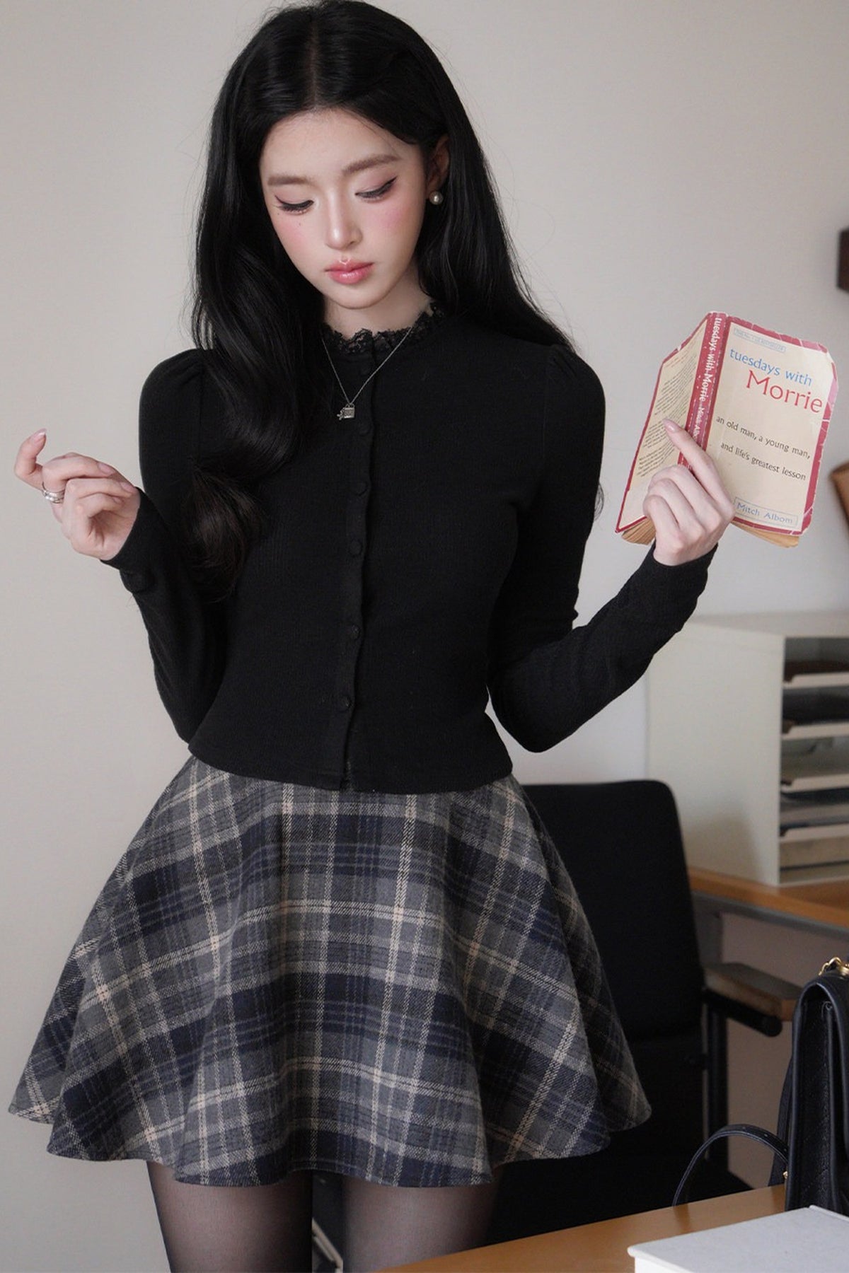 Single-Breasted Ruffled Collar Knit Cardigan