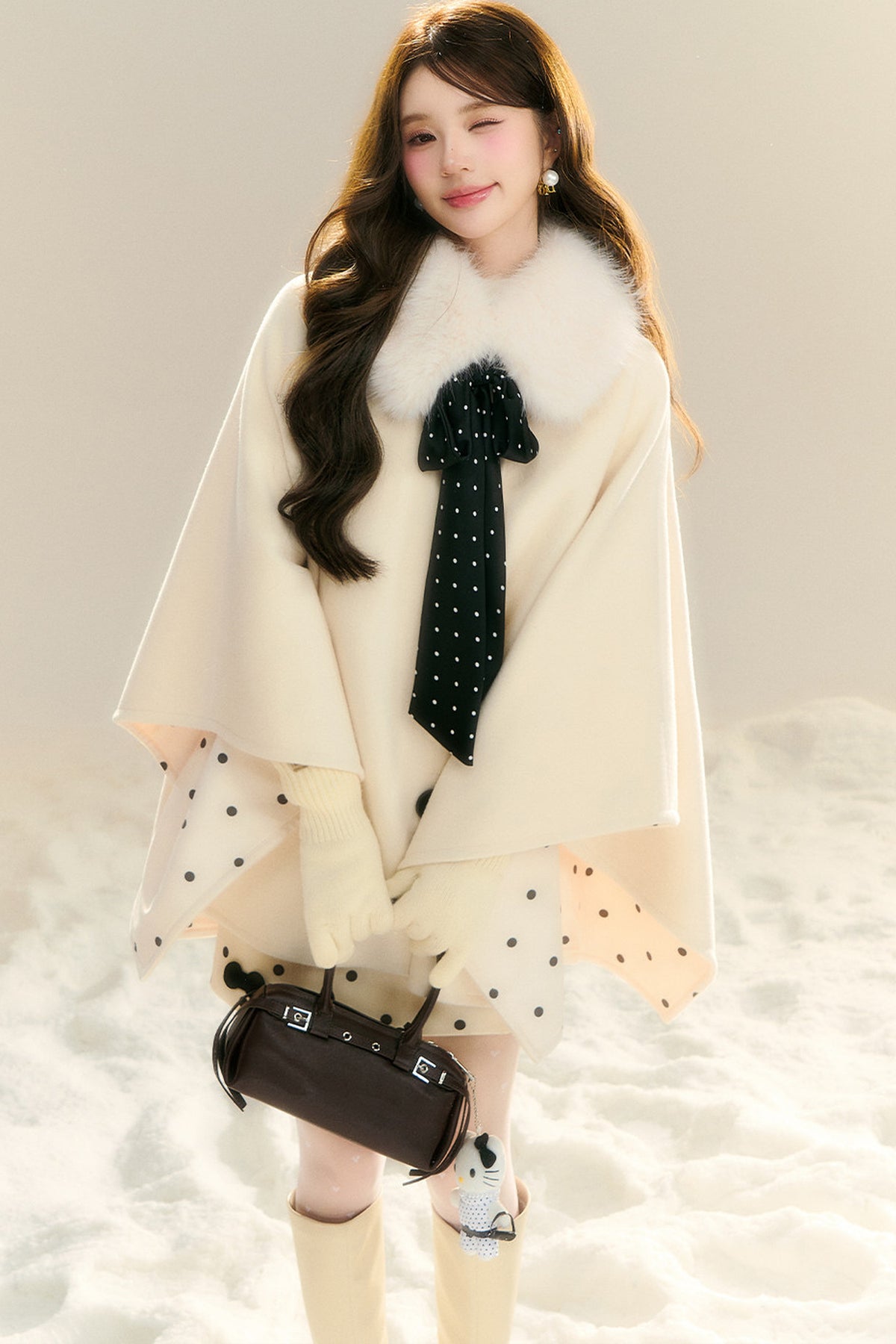 Miu 스타일 물방울무늬 케이프