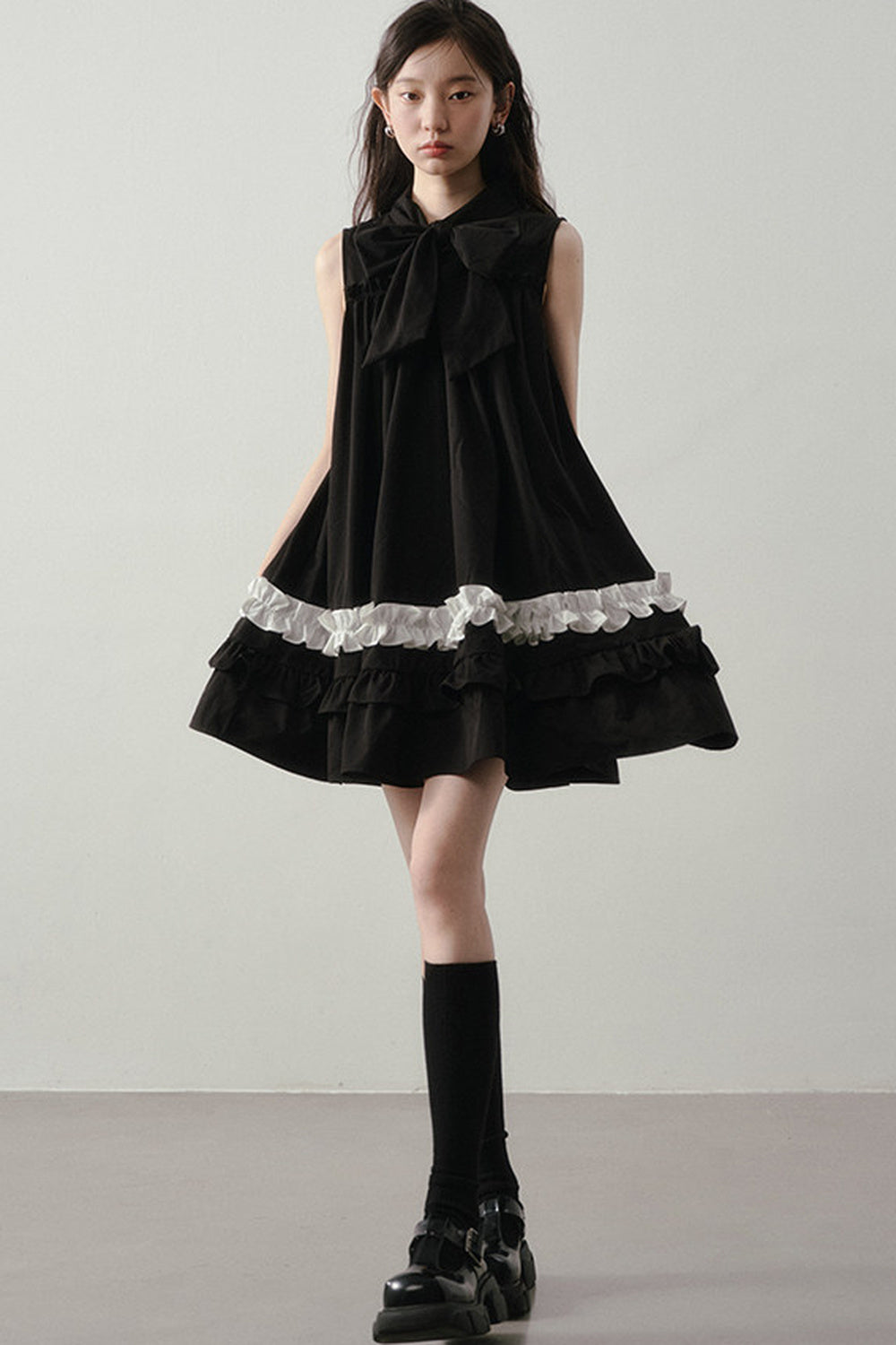 Hepburn schwarzes Spitzenkleid