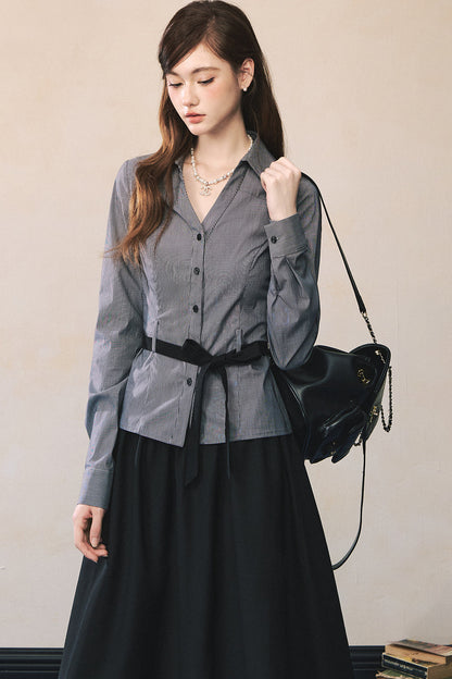 Camicia a maniche lunghe con scollo a V e vita annodata