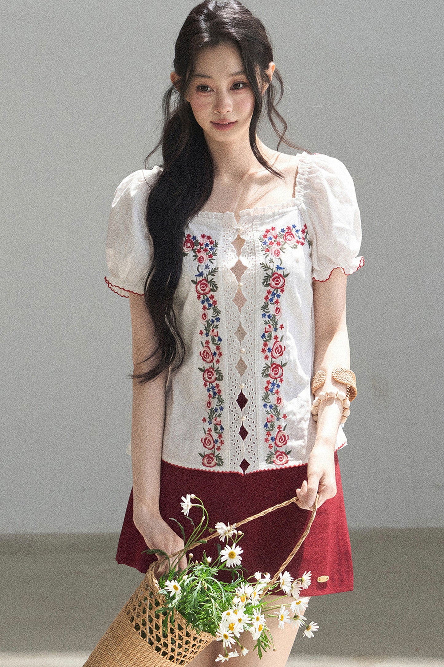 Haut en dentelle saison des roses
