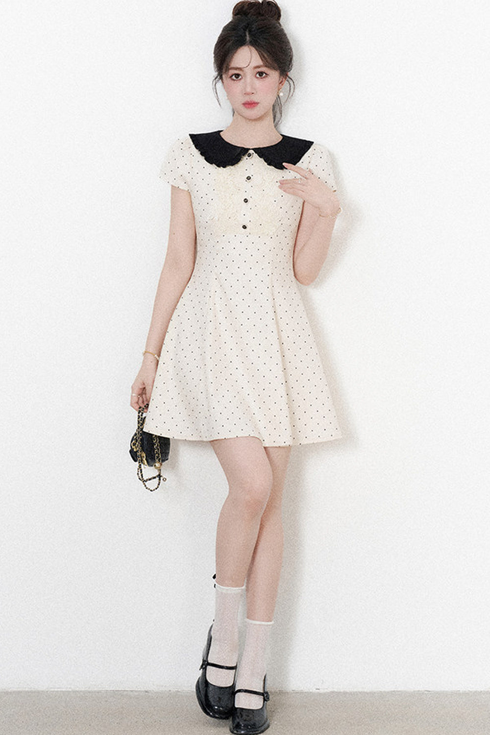 Robe trapèze à pois avec col Claudine