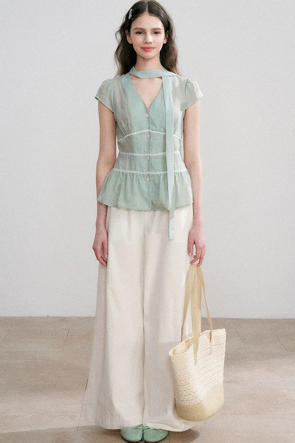 Tencel V-Neck Ribbon Blouse