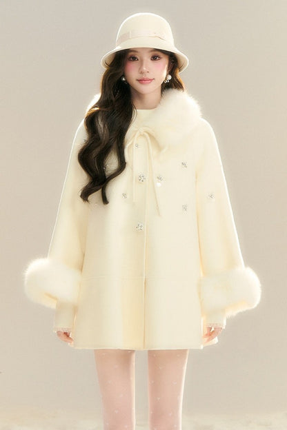 Chaqueta de lana reversible con cuello de pelo de zorro y cuentas