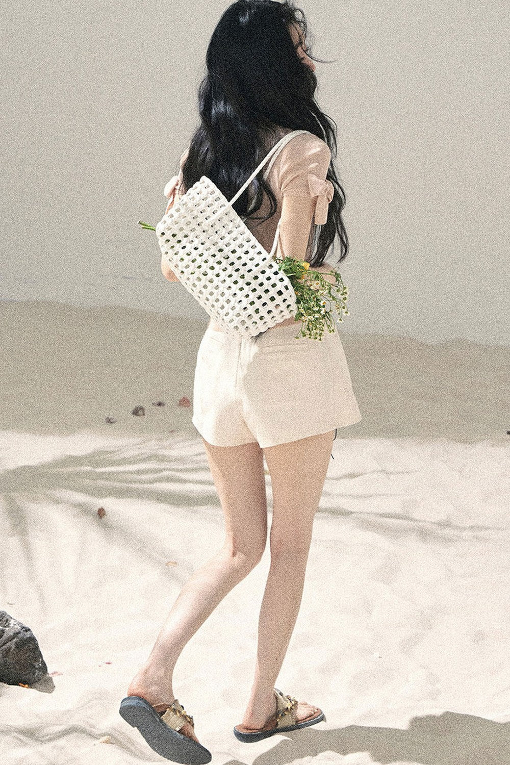 크롭 컷아웃 탑