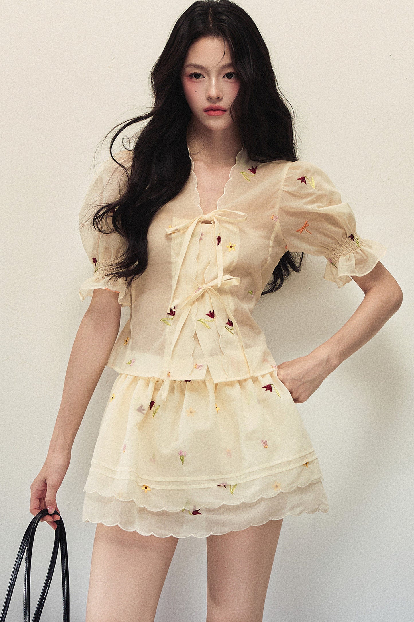 Set aus besticktem Chiffon-Oberteil und Rock mit doppellagigem Saum
