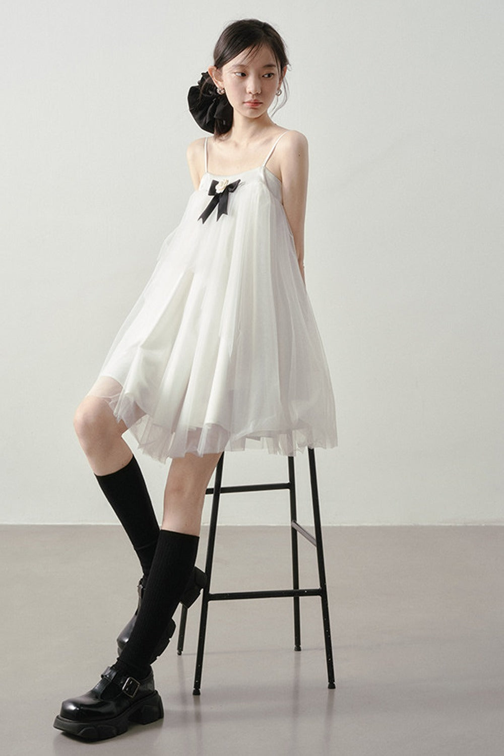 Robe à bretelles en résille française