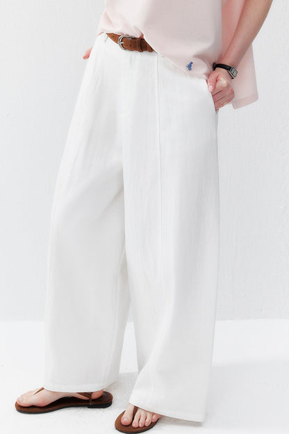 Pantaloni dritti dalla linea curva in lyocell bianco