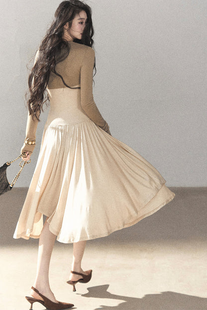Elegantes langes Kleid im koreanischen Stil mit taillierter Passform