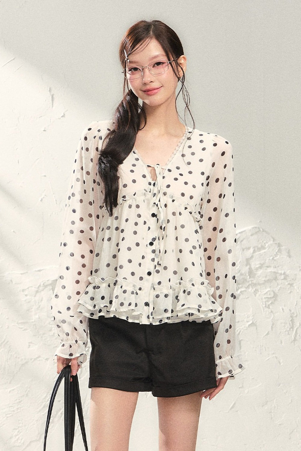 Conjunto de top y shorts de gasa blanca con lunares