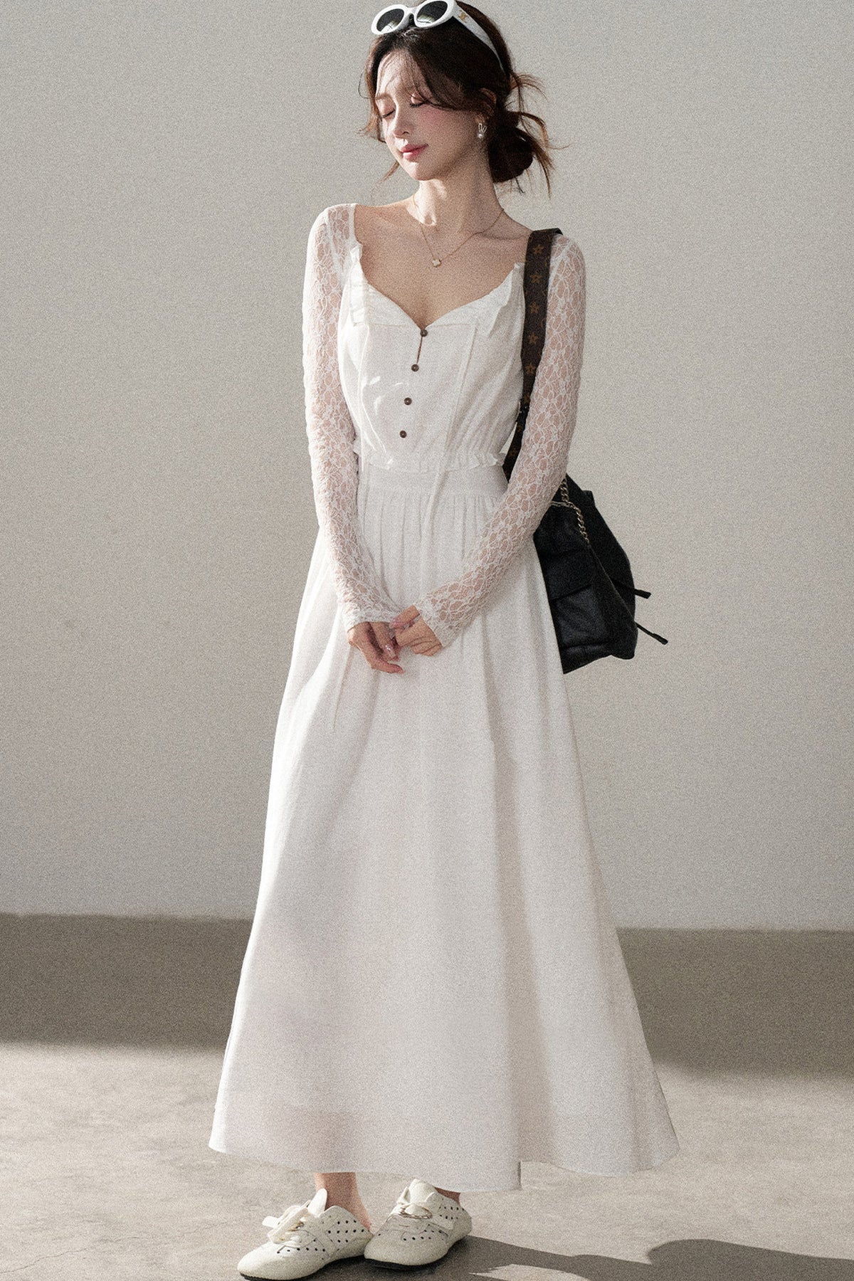 Robe trapèze en dentelle à boutons