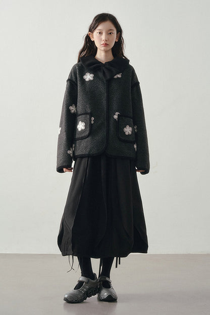 Lockere Wolljacke mit Blumenmuster