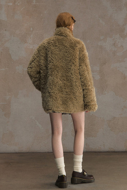 Wendbare flauschige Lammwolljacke