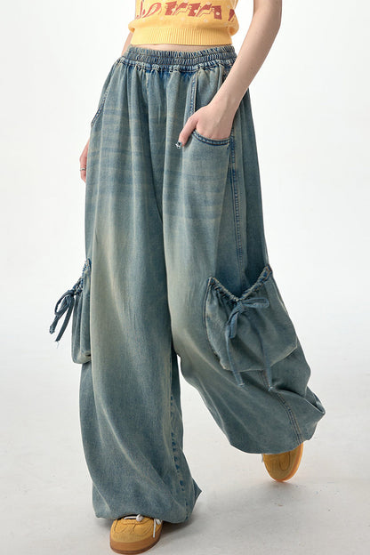 Jeanshose mit elastischem Bund und weitem Bein