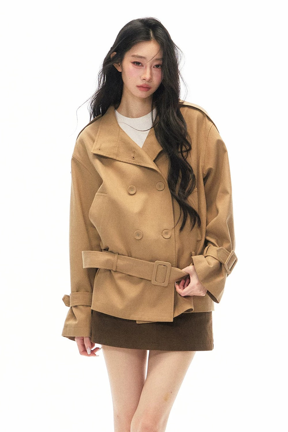 Conjunto de gabardina cruzada y falda