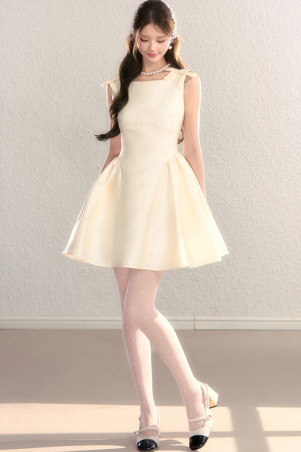 French Sleeveless Cinched Dress