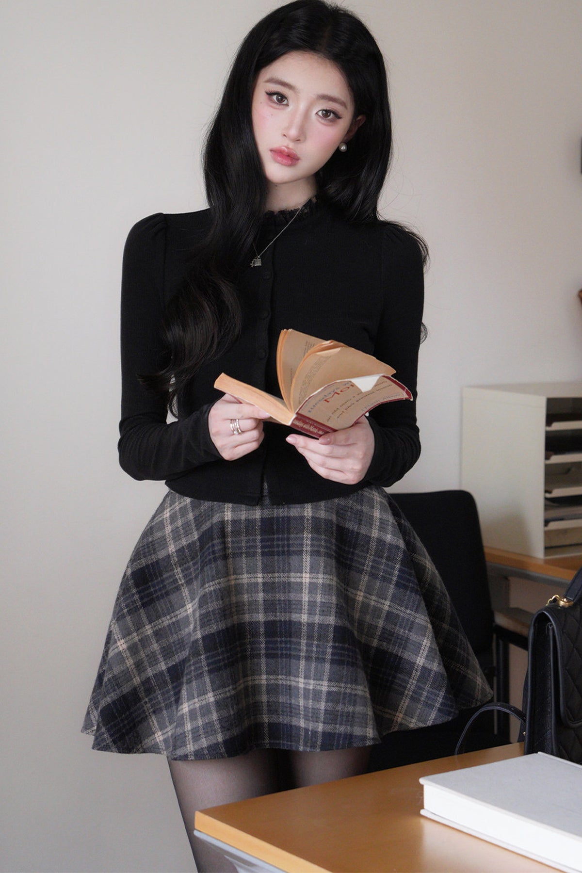 Single-Breasted Ruffled Collar Knit Cardigan