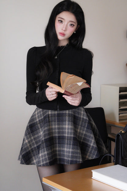 Single-Breasted Ruffled Collar Knit Cardigan