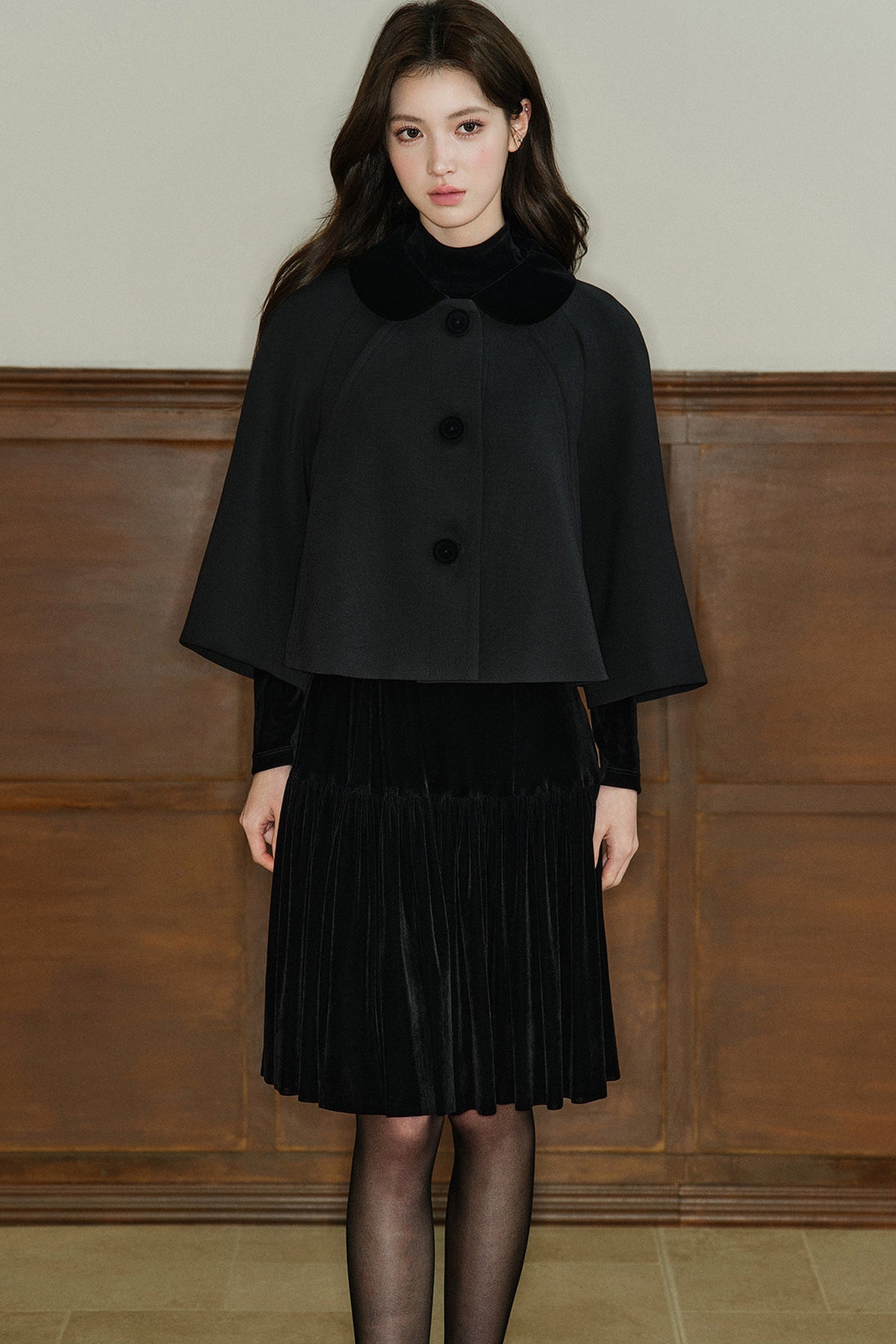 Short Velvet Doll Collar Cape