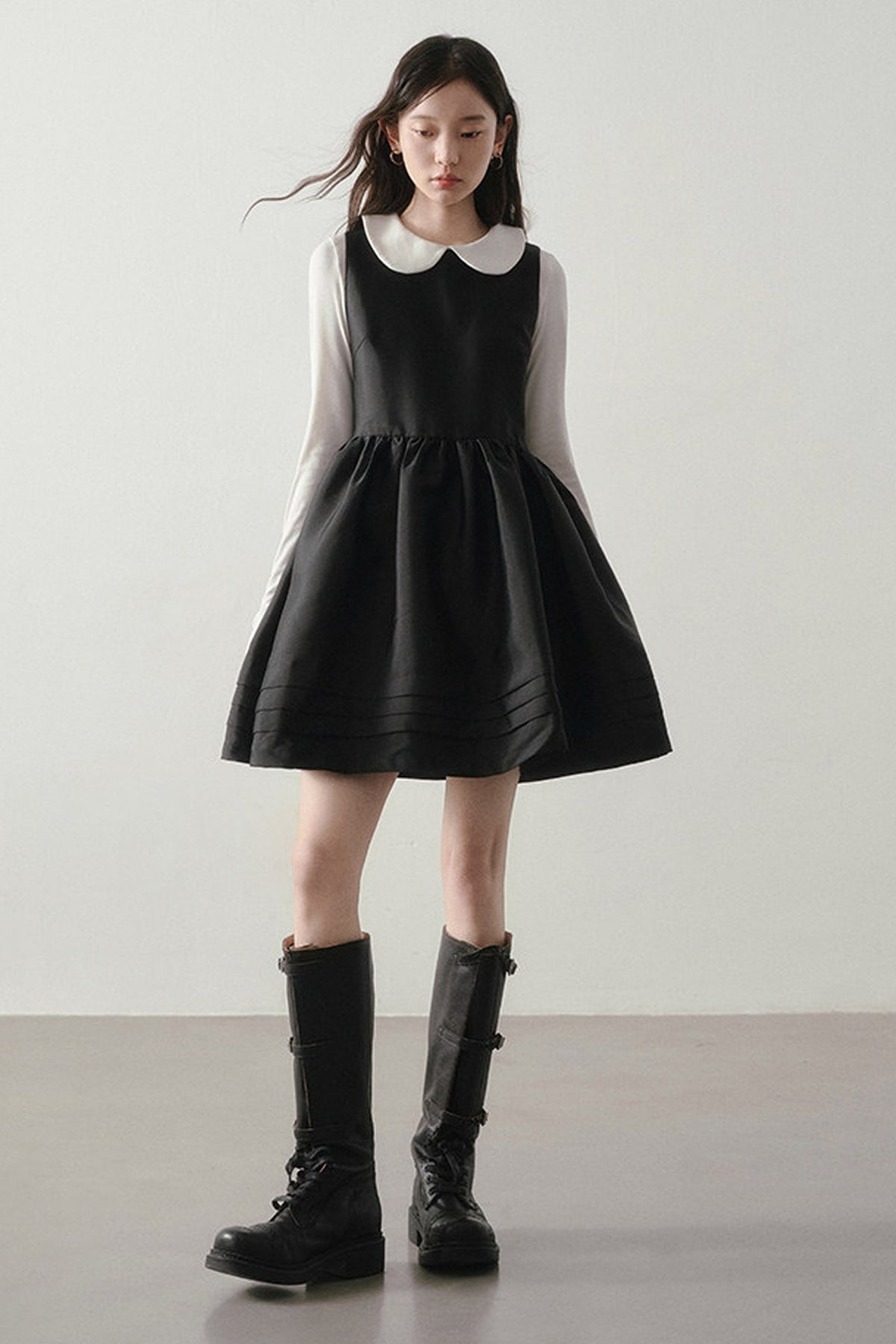 White Long-Sleeved Peter Pan Collar Top