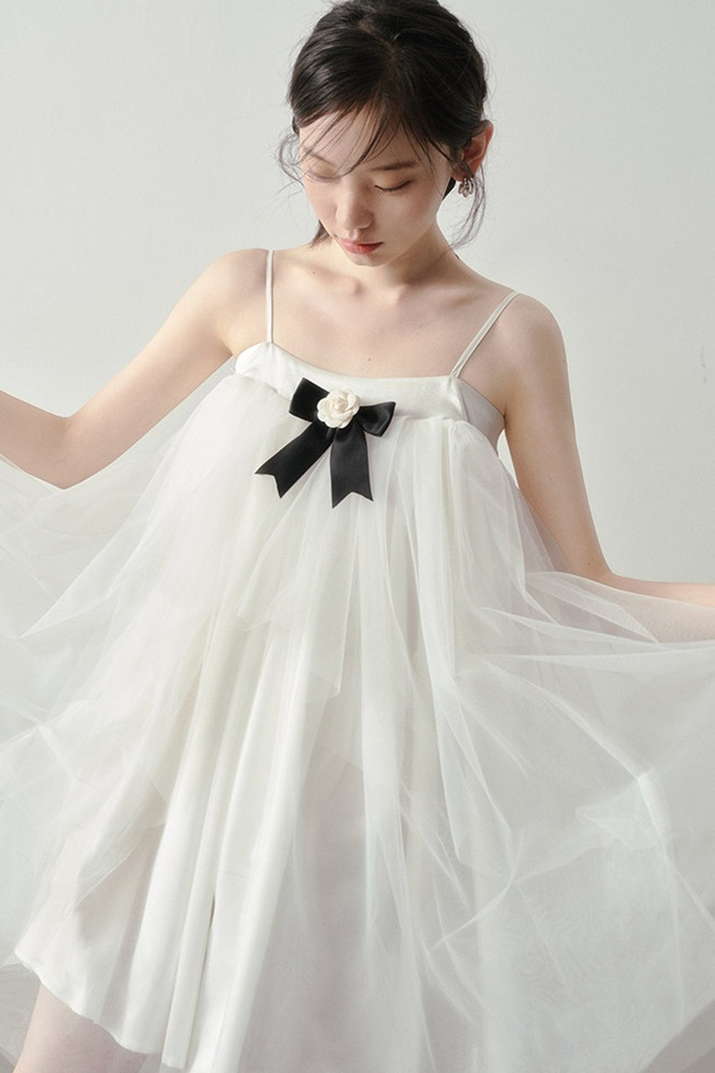 Robe à bretelles en résille française
