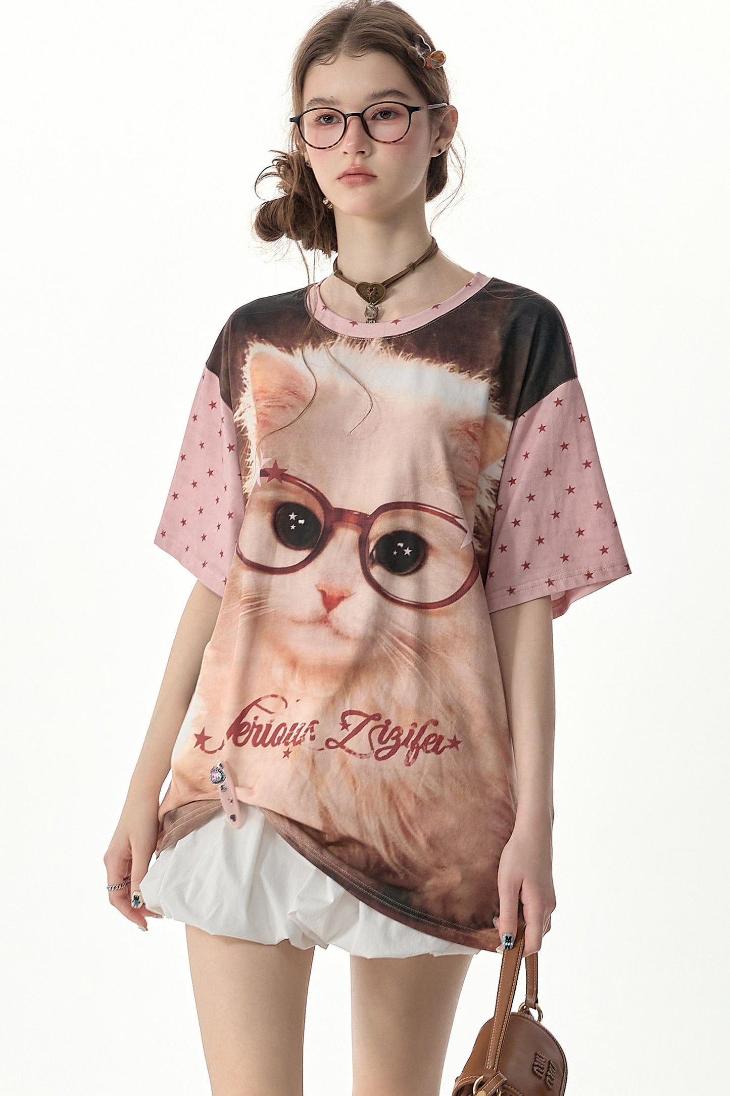 Süßes, lässiges T-Shirt mit Katzenmotiv