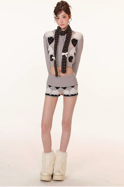 Heart Pattern Sweater Shorts Set With Embroidered Base Layer Top