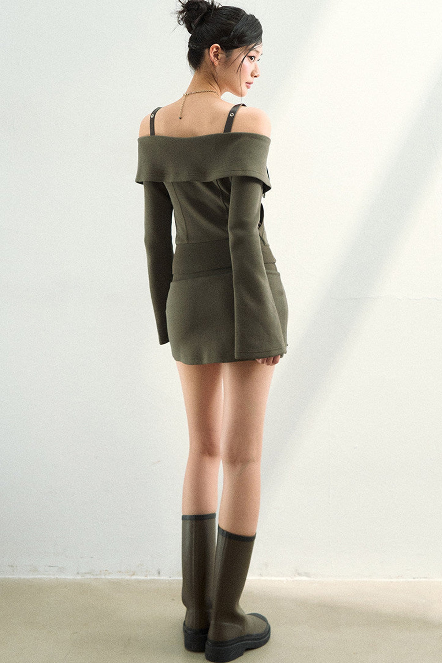 Leather-Trimmed Off-Shoulder Set-Up