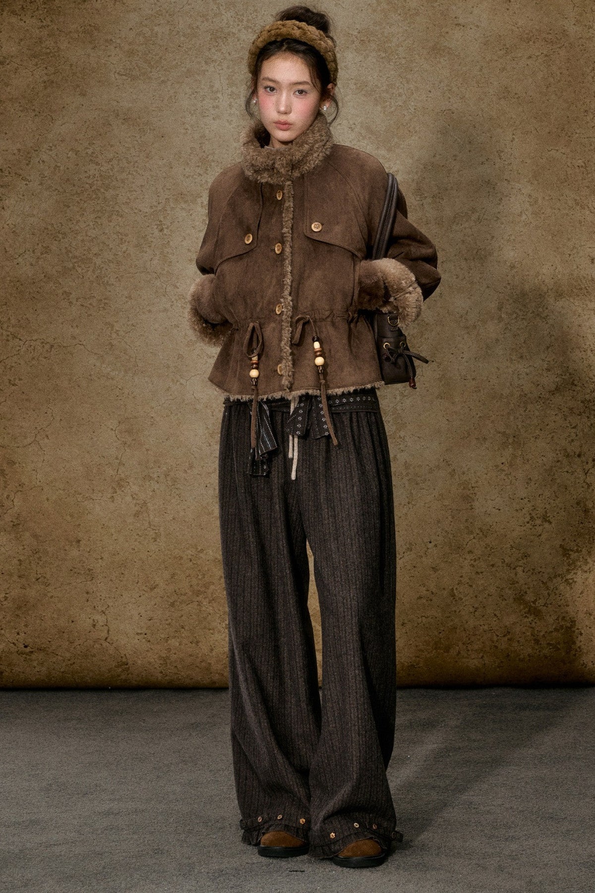 Dicke Plüschjacke mit Revers