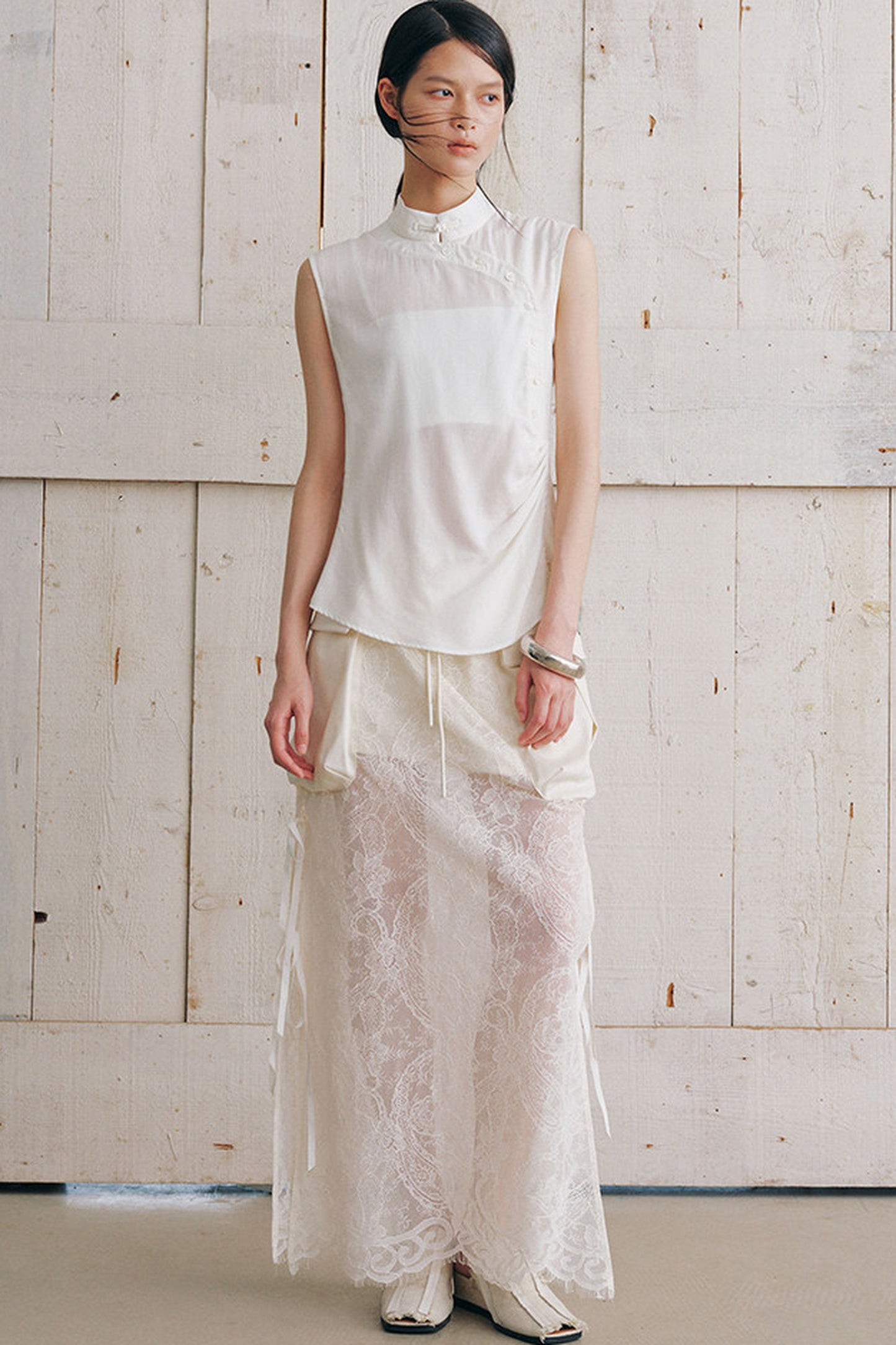 Detachable Cape Sleeveless Shirt
