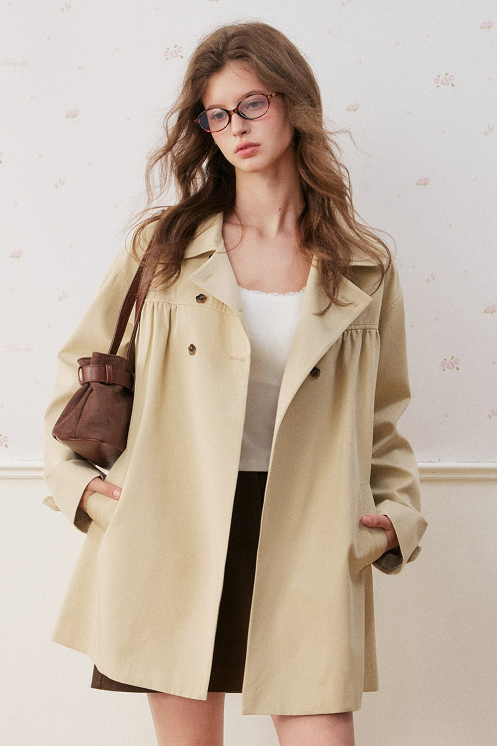 Zweireihiger Trenchcoat mit Kragen