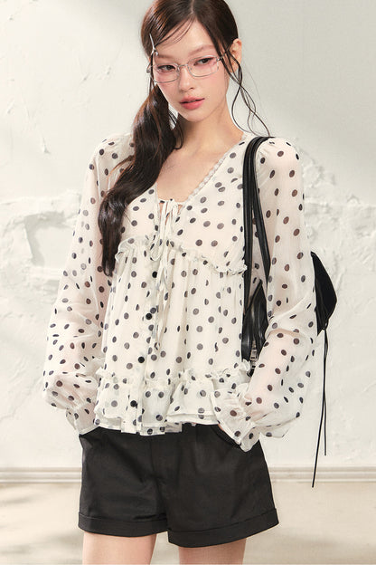 Conjunto de top y shorts de gasa blanca con lunares