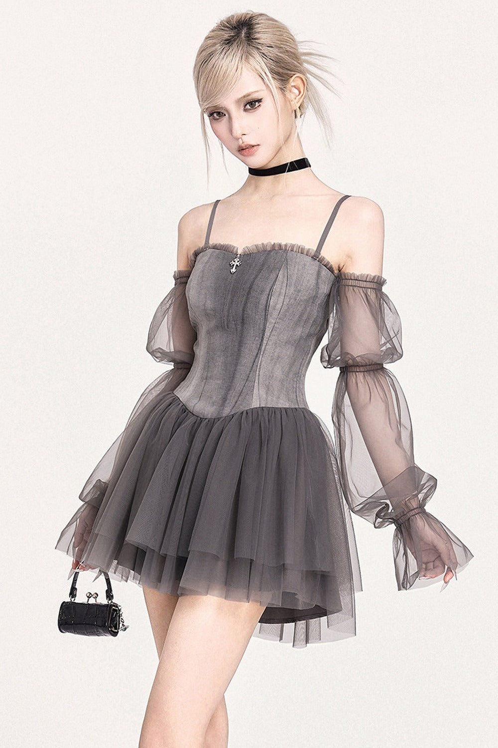 Abito romantico in tulle stile corsetto