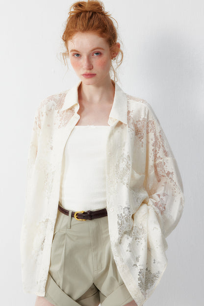 Chemisier floral en dentelle blanc cassé