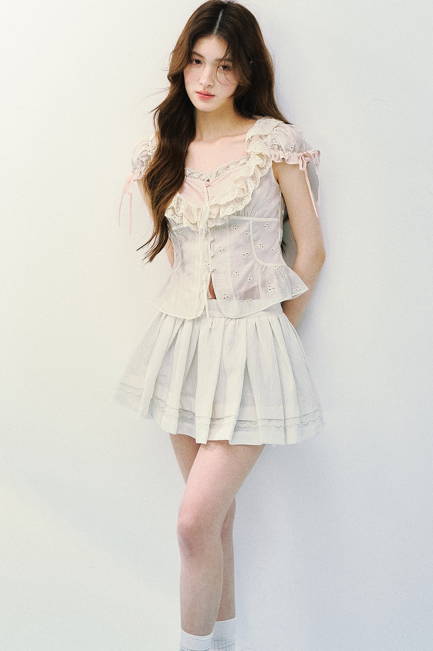 라이오셀 자수 퍼프 소매 블라우스