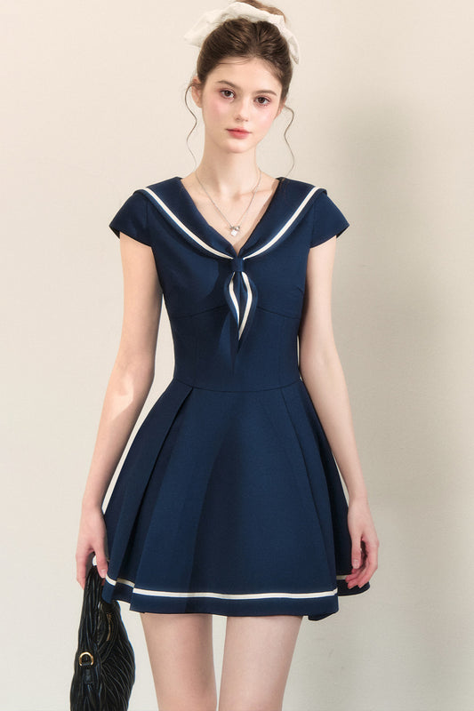 Robe trapèze bleu marine à col marin