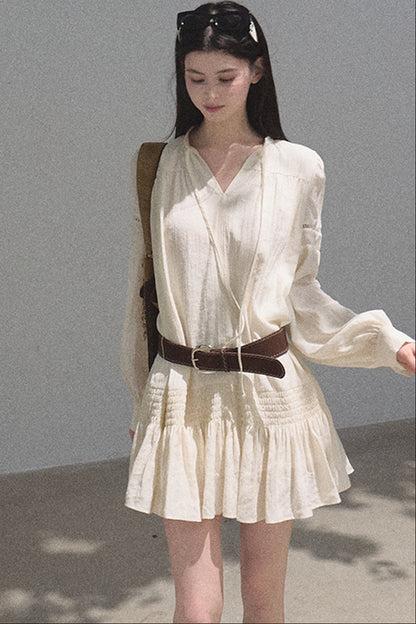 Ensemble robe-chemise blanche à manches longues et à volants