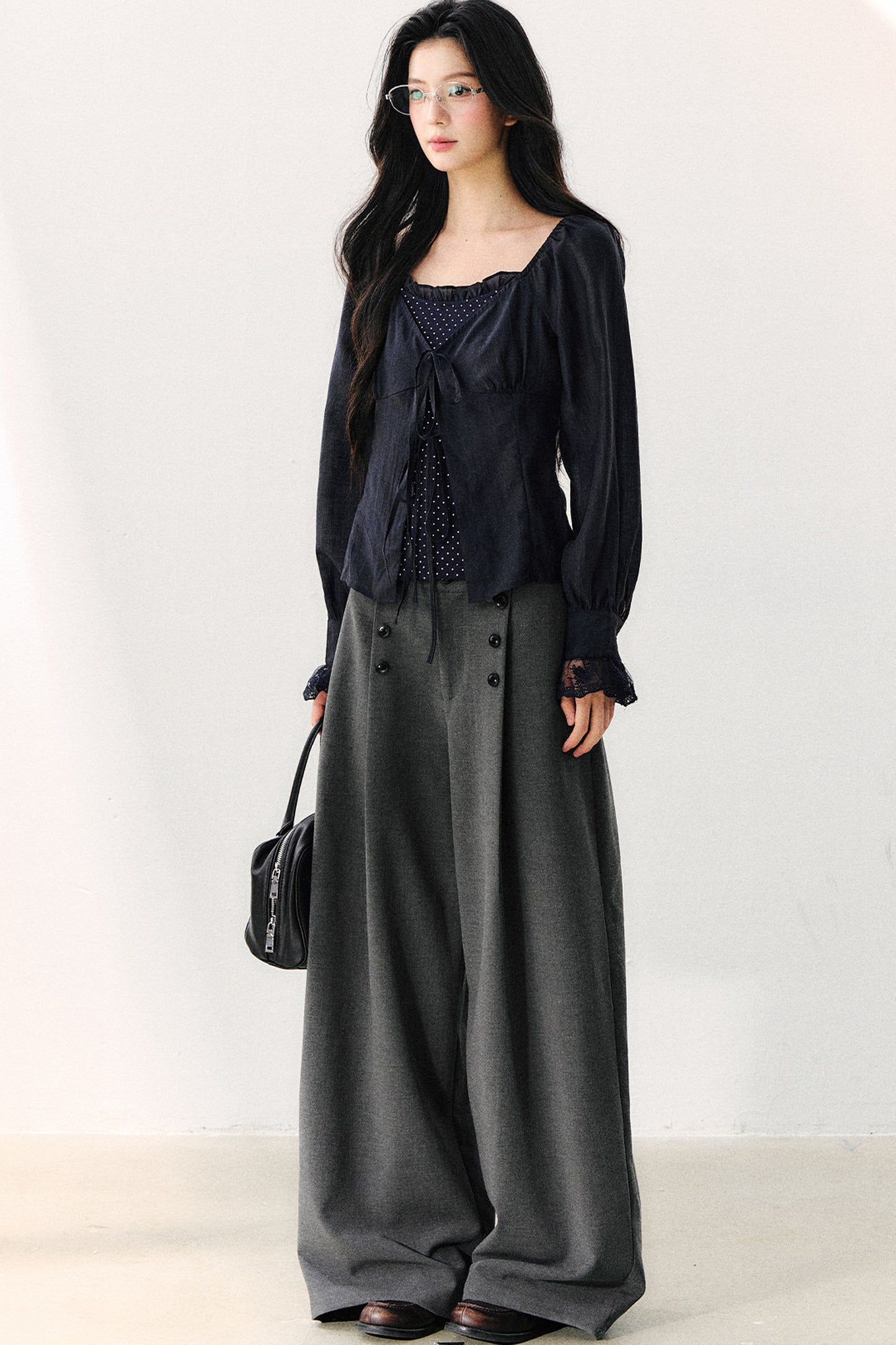 Stilvolle drapierte Hose mit weitem Bein