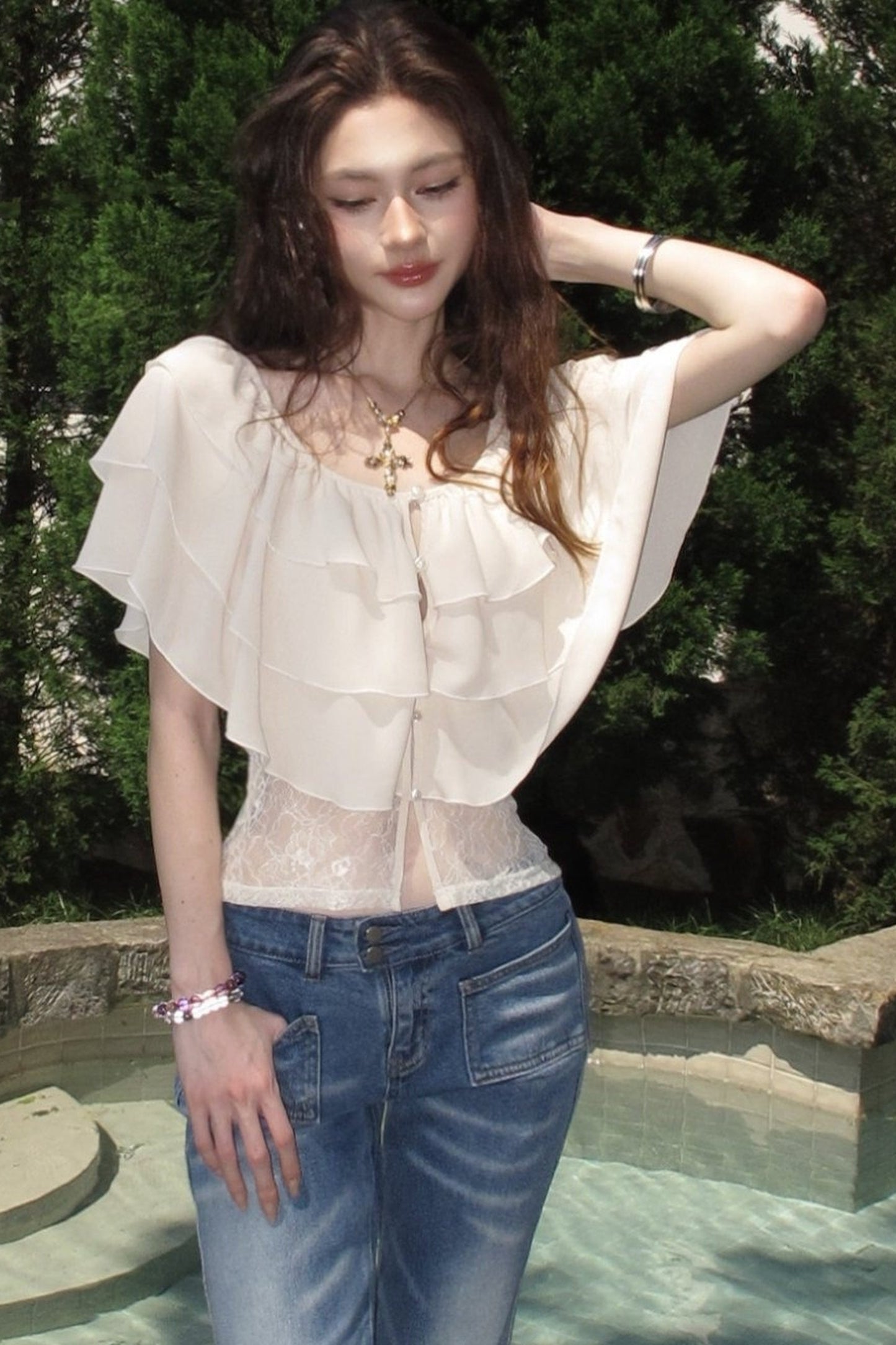 Mehrlagige Chiffonbluse mit Rüschen