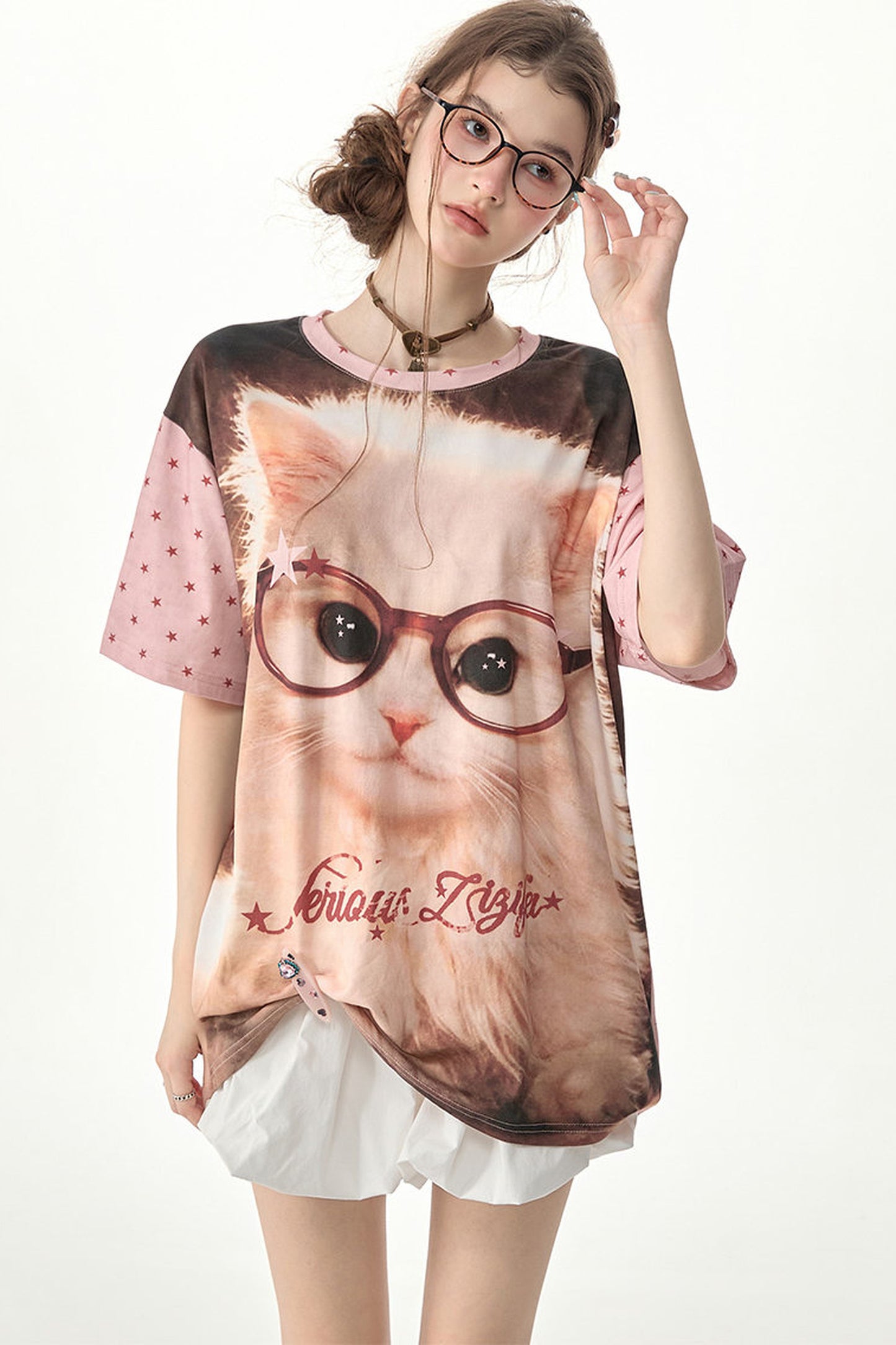 Süßes, lässiges T-Shirt mit Katzenmotiv