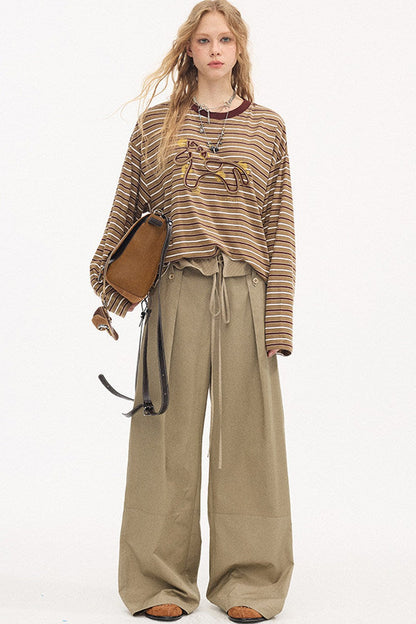 Pantalon droit à rayures et empiècements