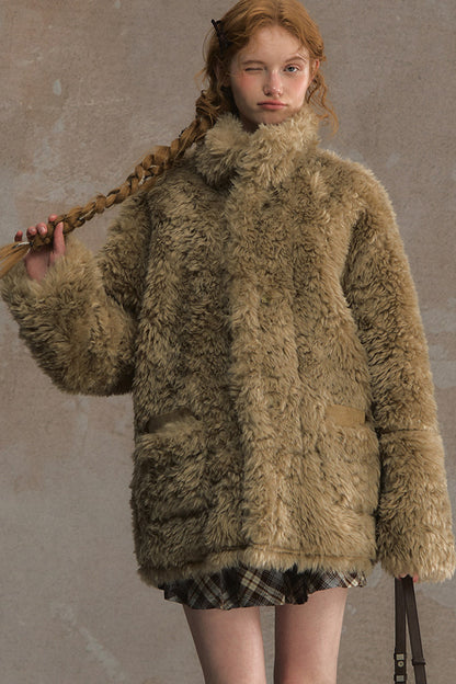 Wendbare flauschige Lammwolljacke