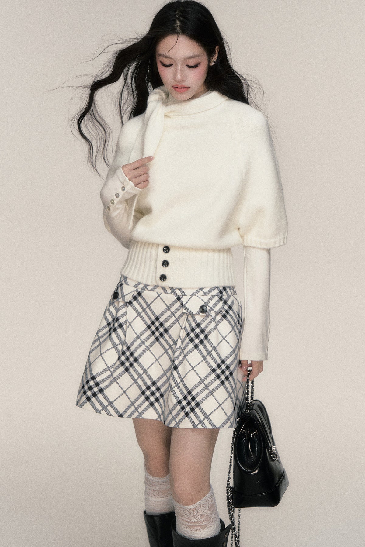 Ensemble cardigan et jupe à liens avec oreilles de lapin