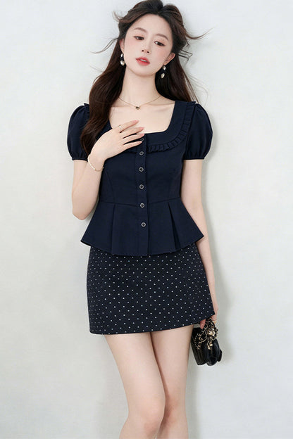 Ensemble chemise à manches courtes et jupe à pois