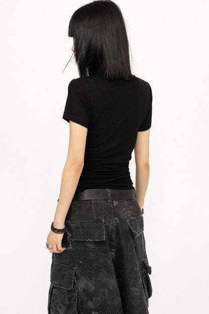 Top retro negro con cuello en V