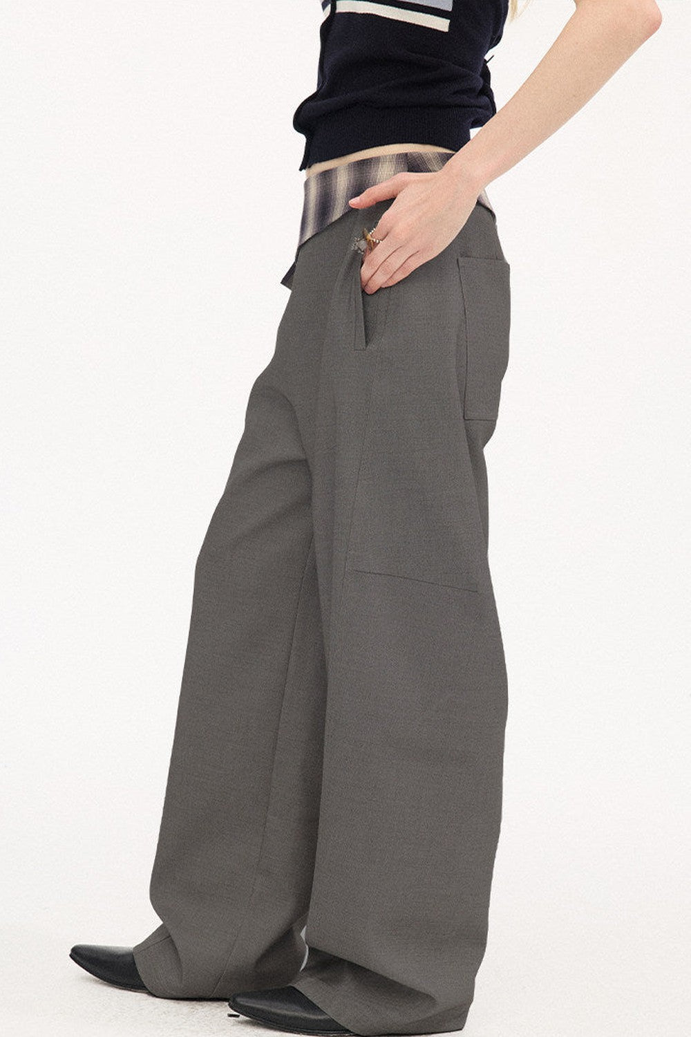 Pantalon à carreaux avec ceinture à nouer