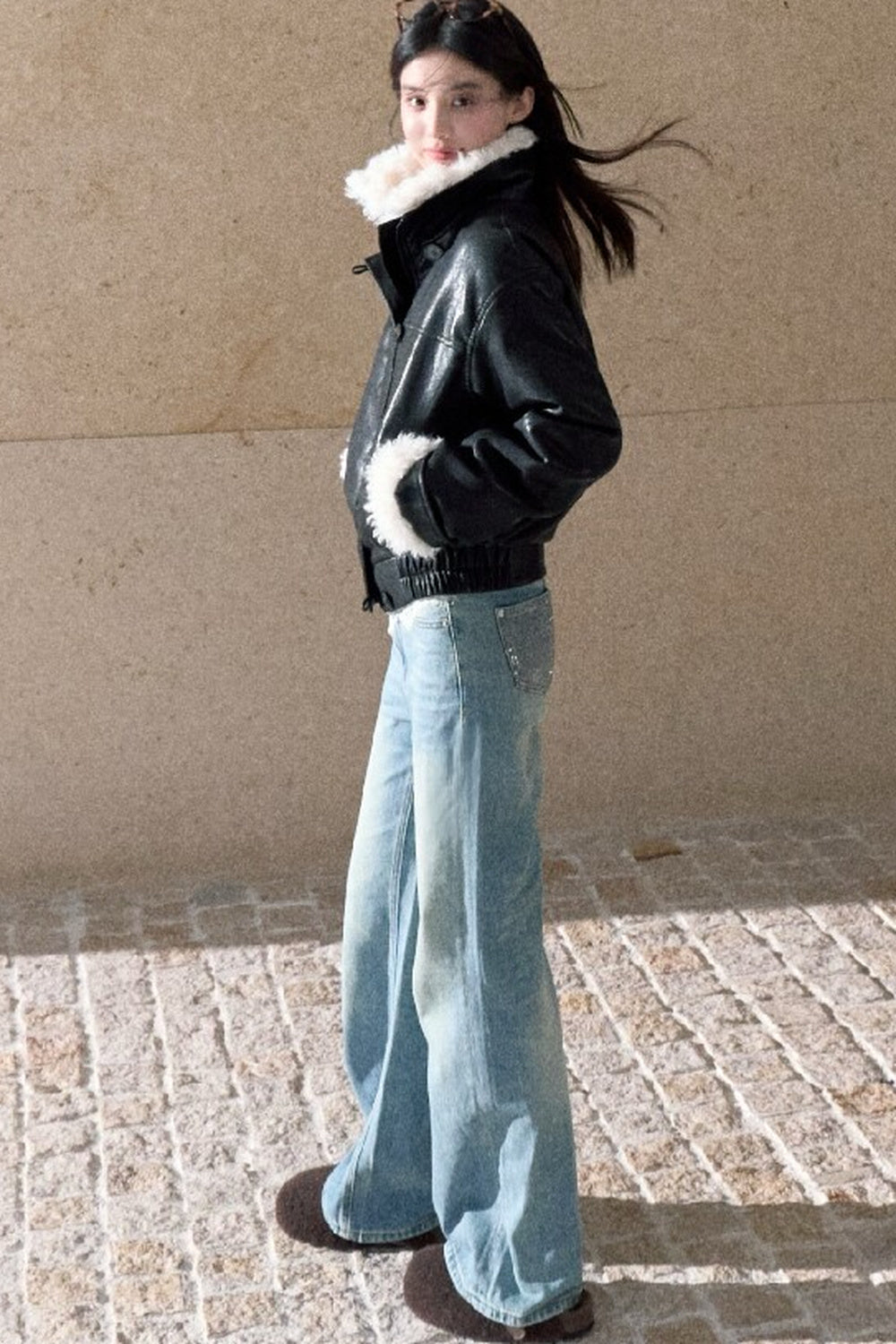 Jeans in denim lavato effetto vintage a gamba dritta