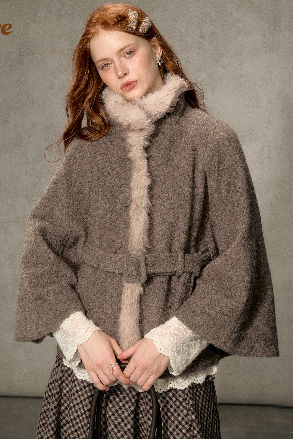 Floral Fur Collar Woolen Cape