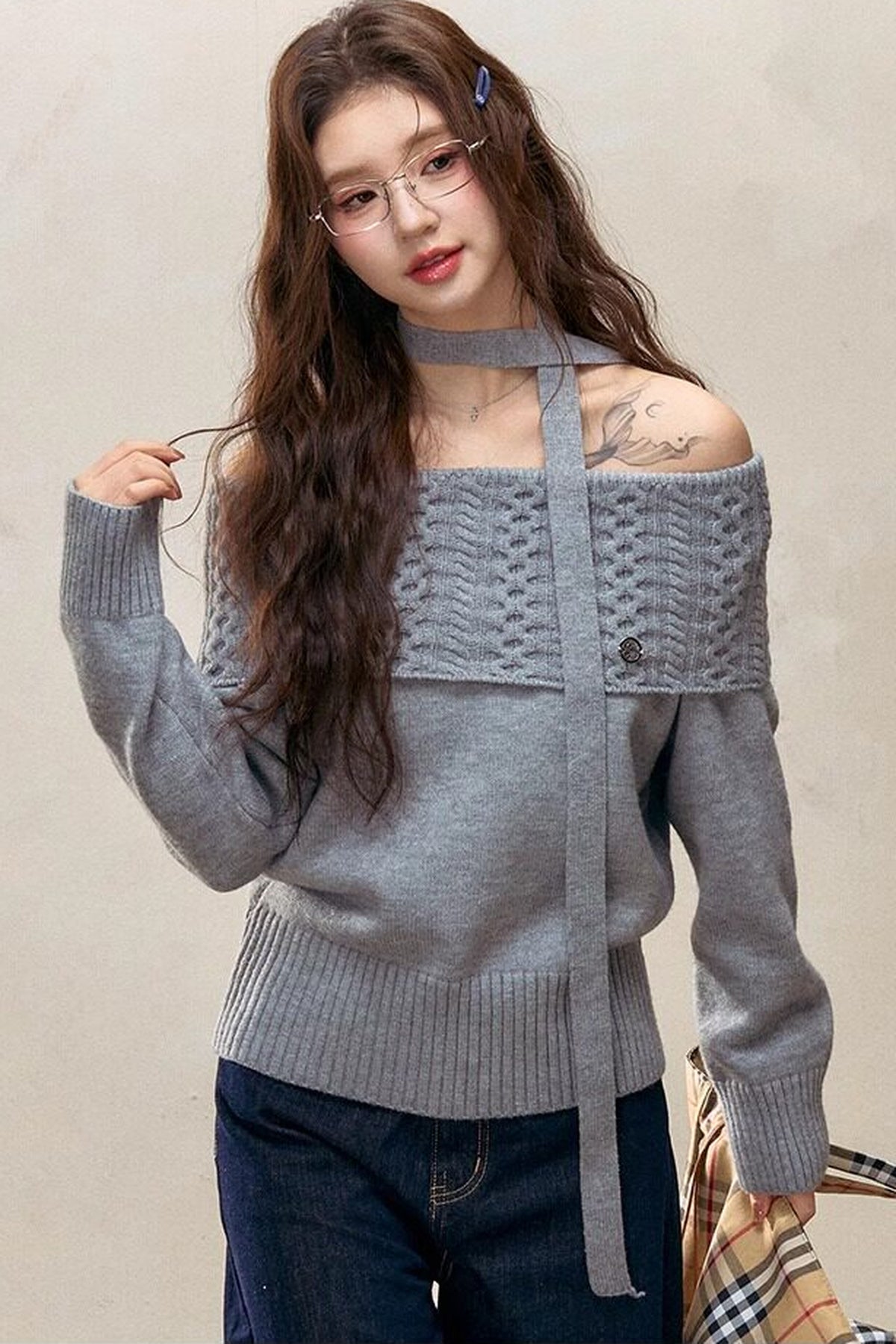 Maglione a maglia a maniche lunghe con spalle scoperte