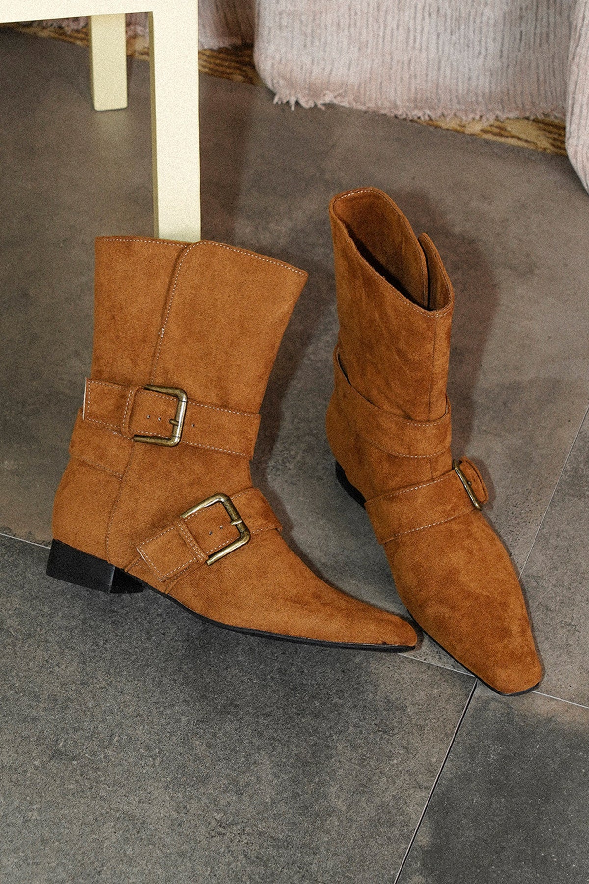Faltbare Knight-Stiefel mit spitzer Zehenpartie und Absatz für mehr Höhe